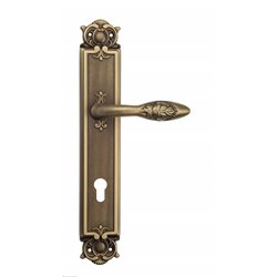 Дверная ручка Venezia "CASANOVA" CYL на планке PL97 матовая бронза