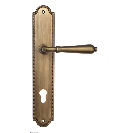 Дверная ручка Venezia "CLASSIC" CYL на планке PL98 матовая бронза