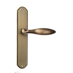 Дверная ручка Venezia "MAGGIORE" на планке PL02 матовая бронза