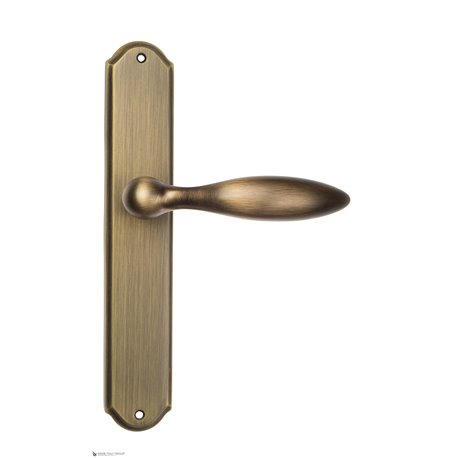Дверная ручка Venezia "MAGGIORE" на планке PL02 матовая бронза