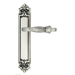 Дверная ручка Venezia "OLIMPO" на планке PL96 натуральное серебро + черный