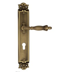 Дверная ручка Venezia "OLIMPO" CYL на планке PL97 матовая бронза