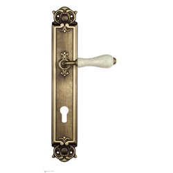 Дверная ручка Venezia "COLOSSEO" белая керамика паутинка CYL на планке PL97 матовая бронза