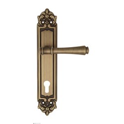 Дверная ручка Venezia "CALLISTO" CYL на планке PL96 матовая бронза