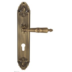 Дверная ручка Venezia "ANNETA" CYL на планке PL90 матовая бронза
