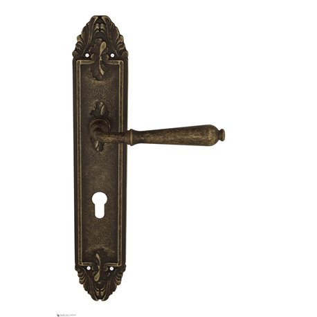Дверная ручка Venezia "CLASSIC" CYL на планке PL96 античная бронза