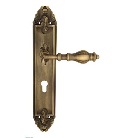 Дверная ручка Venezia "GIFESTION" CYL на планке PL90 матовая бронза