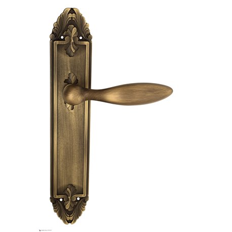 Дверная ручка Venezia "MAGGIORE" на планке PL90 матовая бронза