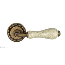 Дверная ручка Venezia "COLOSSEO" белая керамика паутинка D2 матовая бронза