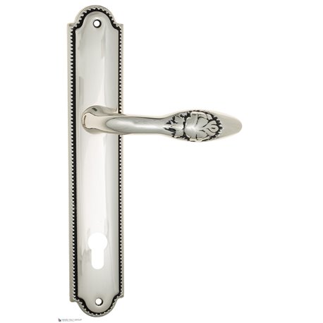 Дверная ручка Venezia "CASANOVA" CYL на планке PL98 натуральное серебро + черный