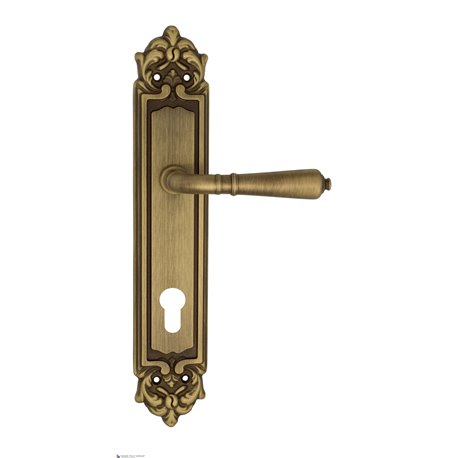 Дверная ручка Venezia "VIGNOLE" CYL на планке PL96 матовая бронза